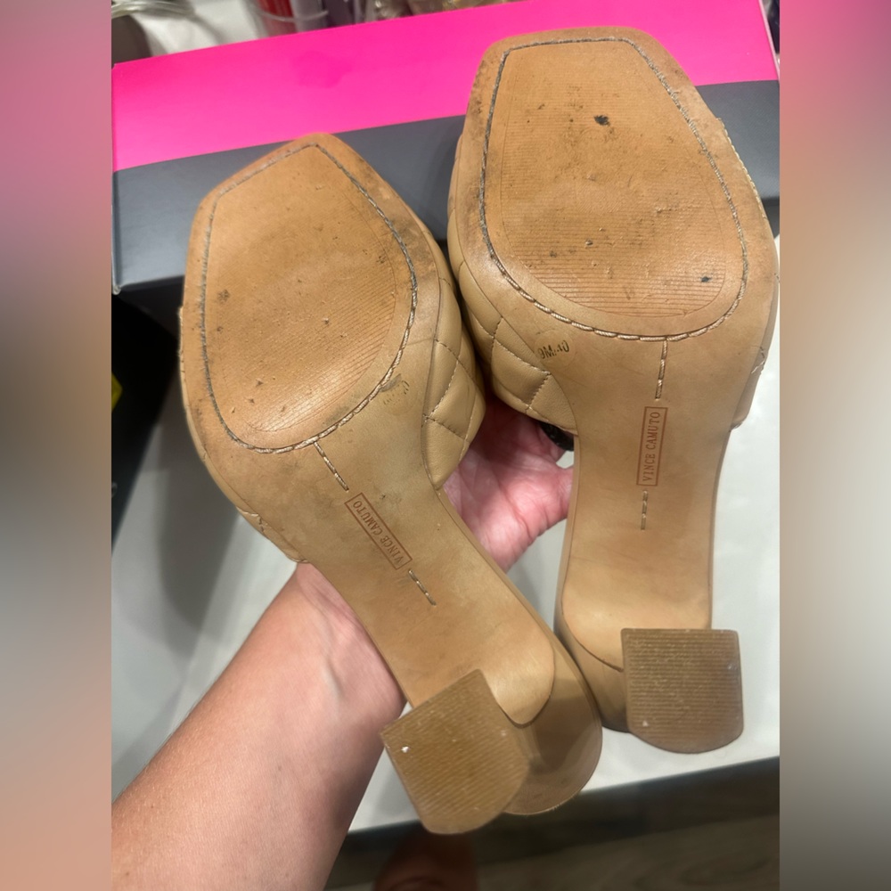 Vince Camuto Quilted Tan Heels Reselm - Picture 5 of 5